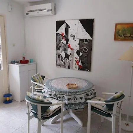 Whole House Ariela, 20m To The Beach, Has A Barbecue, 2 Terraces *