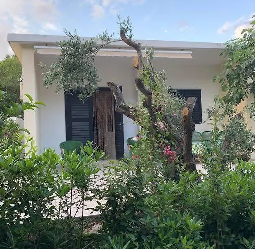 Whole House Ariela, 20m To The Beach, Has A Barbecue, 2 Terraces Šibenik