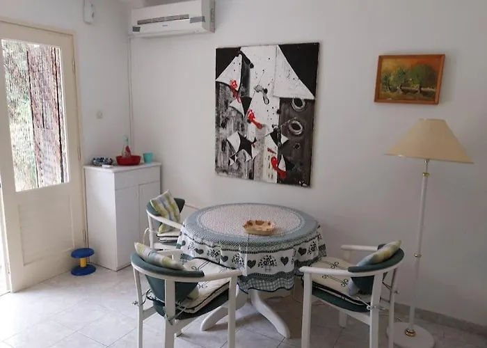 Whole House Ariela, 20m To The Beach, Has A Barbecue, 2 Terraces *